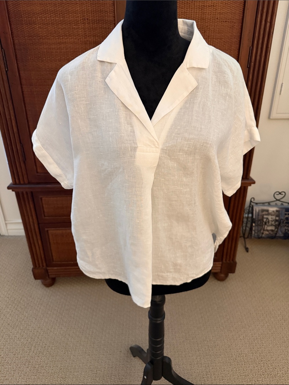 Relaxed White Linen Notch-Collar Blouse